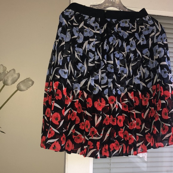 Ann Taylor Petite Multicolored Poppy Pleated Skirt - Picture 6 of 11